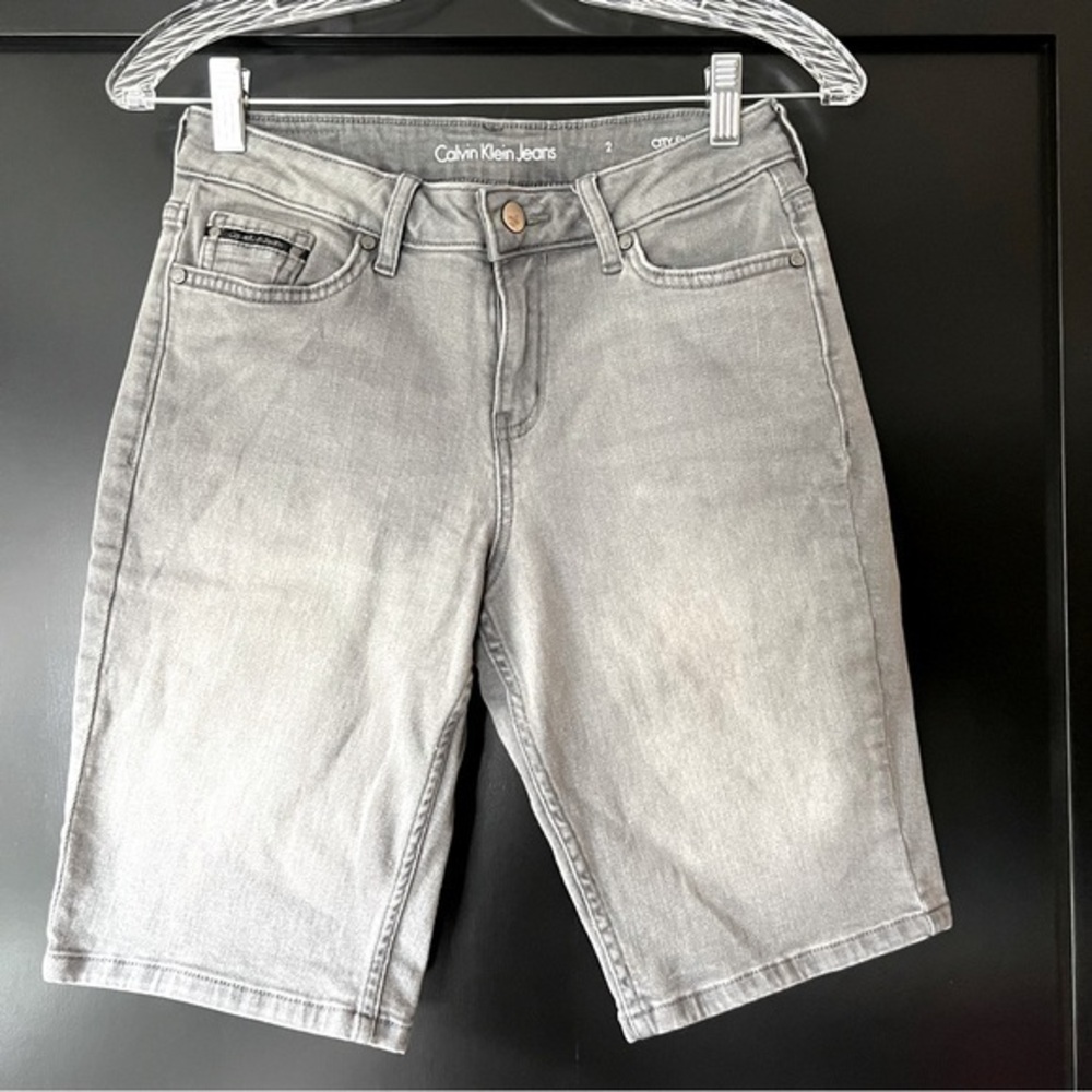 Calvin Klein gray denim City shorts women’s size 2